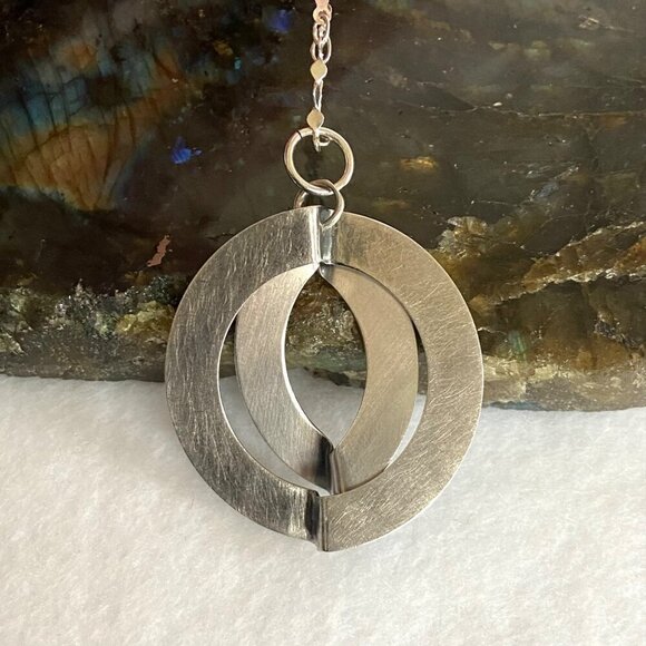 Brushed Sterling Silver 925 Double Ring Modernist Style Round Pendant Necklace - Picture 9 of 16